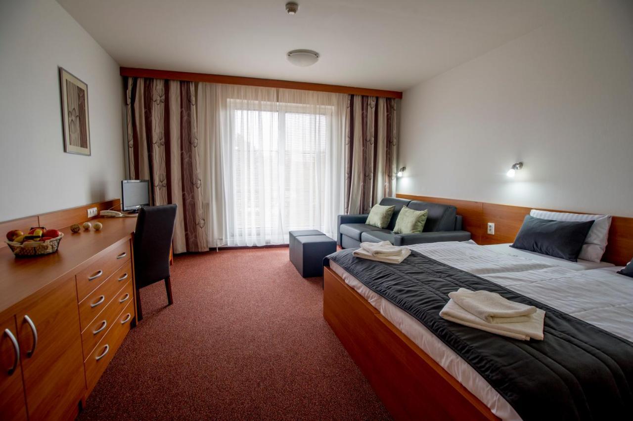 Wellness Hotel Thermal Štúrovo Εξωτερικό φωτογραφία