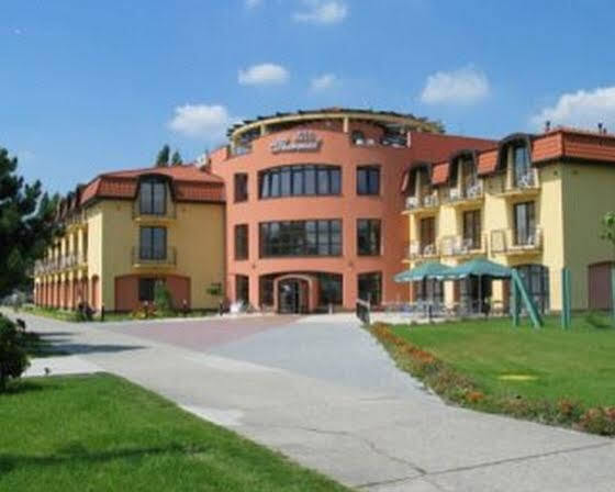 Wellness Hotel Thermal Štúrovo Εξωτερικό φωτογραφία